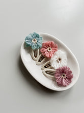 Load image into Gallery viewer, Blooming Flower Clip