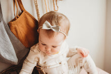 Load image into Gallery viewer, Jade Bow