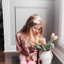 Load image into Gallery viewer, Raw Edge Bow