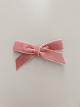 Load image into Gallery viewer, Velvet Bow