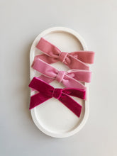 Load image into Gallery viewer, Velvet Bow