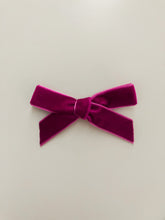 Load image into Gallery viewer, Velvet Bow