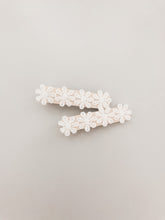 Load image into Gallery viewer, Daisy Lace Clips